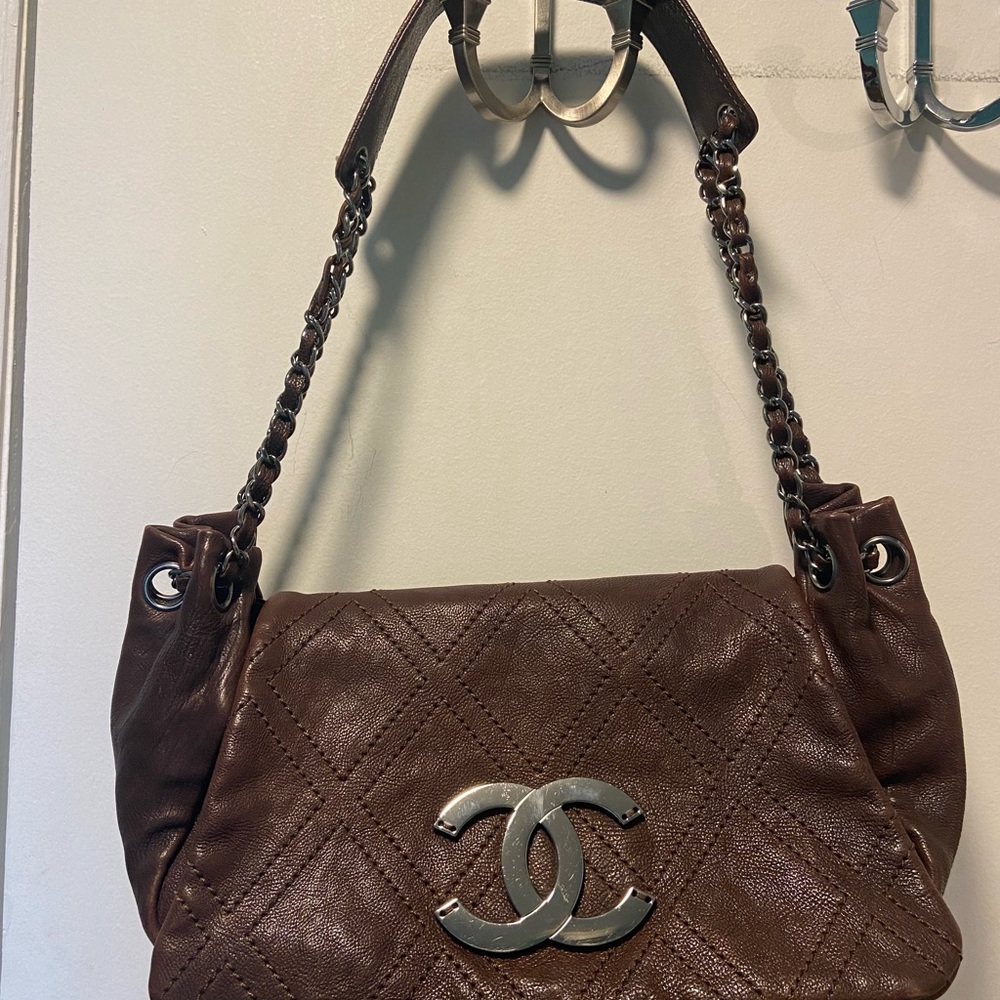 CHANEL Diamond Stitch Accordion Flap Bag Quilted Calfskin